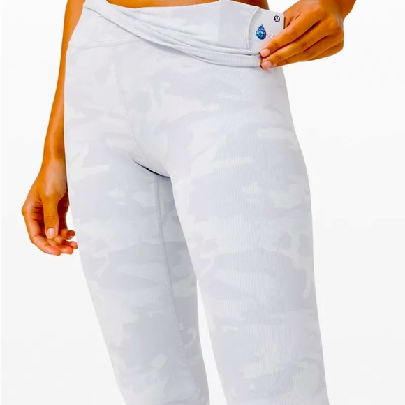 Lululemon wunder under HR crop 21 inch - Picture 2 of 4